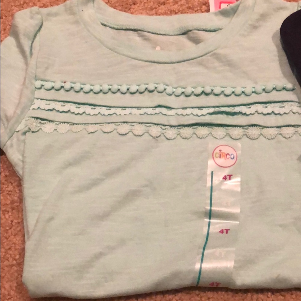 2 short sleeves 4t shirts